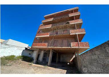 Palazzina con 4 ampi quadrivani