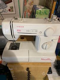 SINGER modello Novella14