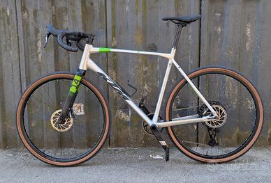 bicicletta gravel KTM x-strada 15 pro