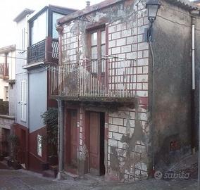 Casa Indipendente totalmente da ristrutturare