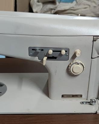 Macchina da cucire Necchi 503