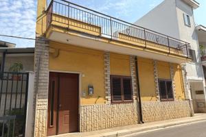 INDIP. CON CORTILE possibilità sopraelevazione