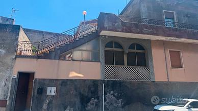 Villa con 2 appartamenti, dependence e garage
