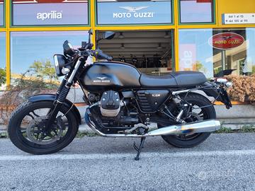 Moto Guzzi V7 II V 7 STONE