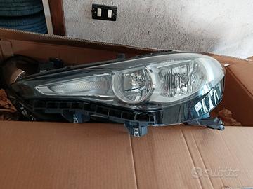 fanali anteriori alfa Giulia 