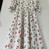 Abito bianco con ciliegie rosse