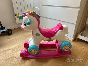 Cavallo a dondolo + libreria montessoriana