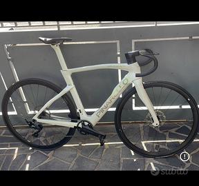 Kit telaio bici da corsa F dogma 53 e ruote