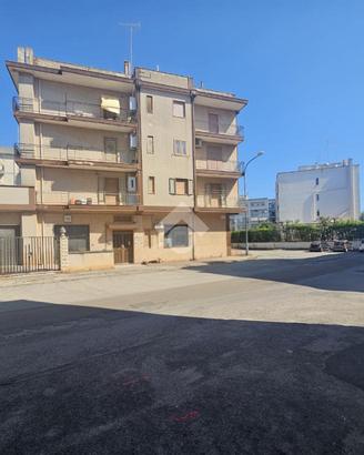 3 LOCALI A CEGLIE MESSAPICA