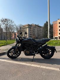 Husqvarna Svartpilen 701 – 2020 – 13.000 km