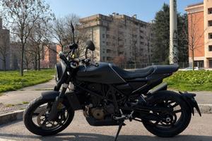 Husqvarna Svartpilen 701 – 2020 – 13.000 km