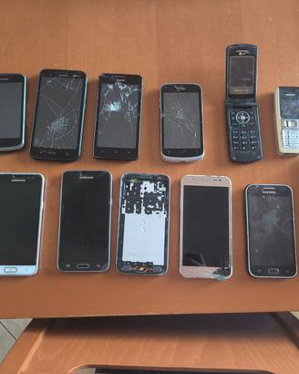 Lotto Telefoni da Riparare / Ricambi - Schede OK