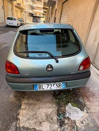 Ford fiesta 1200 benzina 16 v  anno 2000