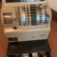 Vecchio registratore di cassa Solo ritiro