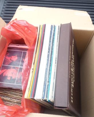 Dischi Vinile Anni 60-70-80 + Portadischi in Legno