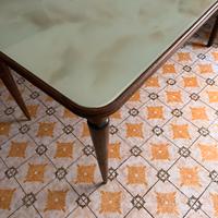 Tavolo in vetro e legno