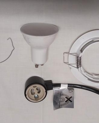 N. 12 Faretti led incasso bianchi 220 Vca-7,2W