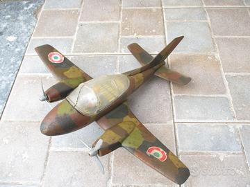 aereo di latta vintage