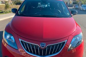 Lancia y 0,9 twin air 85 cv 5 porte metano