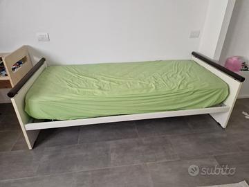 Letto singolo. Struttura e materasso. 200x90
