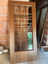 Porta in legno e vetro