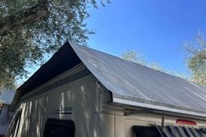 COPERTURA PER ROULOTTE IN PVC E ALLUMINIO