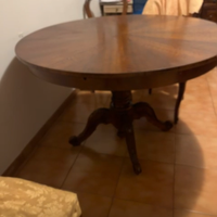 Tavolo tondo in legno massello