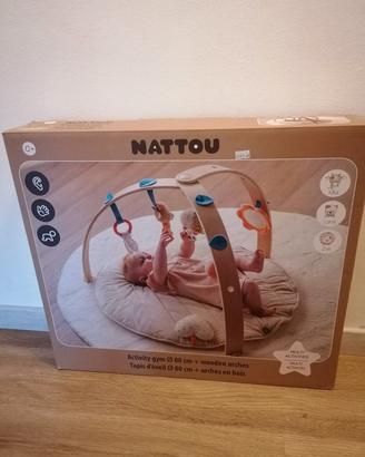 tappetto + arco in legno con giochi 