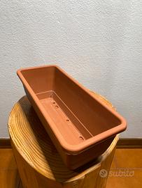 Vasi rettangolari in plastica e terracotta