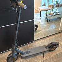 Monopattino elettrico Xiaomi Essential pieghevole 