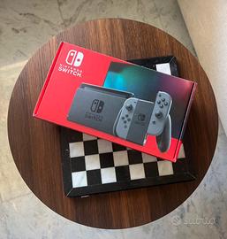 Nintendo switch con accessori