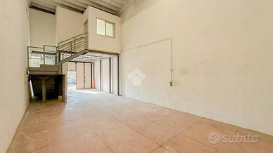 CAPANNONE A CERNUSCO SUL NAVIGLIO