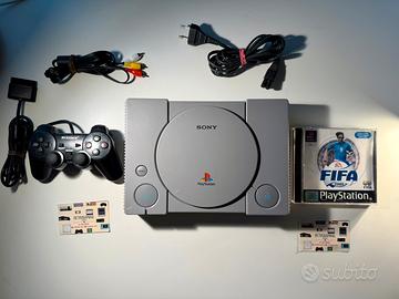 PlayStation 1 + FIFA 2001 Completa