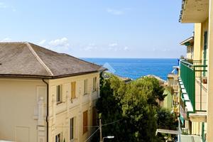 4 LOCALI A GENOVA