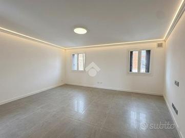 4 LOCALI A VILLONGO