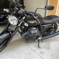 Moto Guzzi V7 Stone 2017 abs