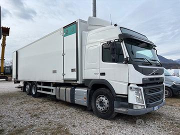 VOLVO MOTRICE FM420 3 ASSI FRIGO 9,60m