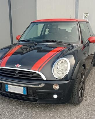 Mini Cooper 1.4 d -