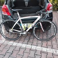 bici da corsa de rosa 