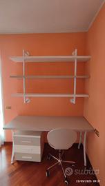 Postazione scrivania completa