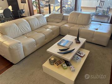 Divano in vera pelle di Natuzzi - Divani&Divani