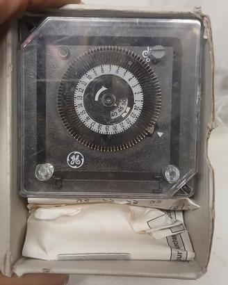 orologio giornaliero a cavalieri 