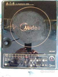 Cucina portatile con piano ad induzione Midea