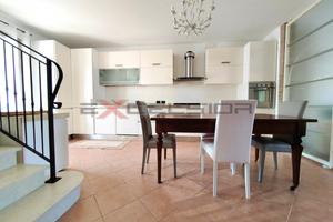 CAVARZERE - RECENTE VILLA A SCHIERA DI TESTA