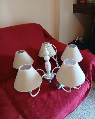 Lampadario con 5  paralumi e 2 abat jour