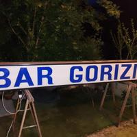 insegna pubblicitaria