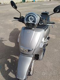 Scarabeo 300 light 2010 leggi descrizione