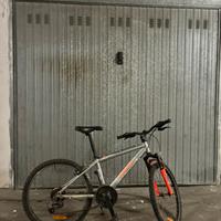 Bicicletta MTB rockrider