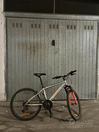 Bicicletta MTB rockrider