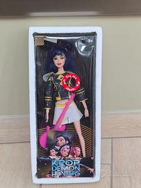 bambola Zoey musicale kpop demon hunters huntrix 